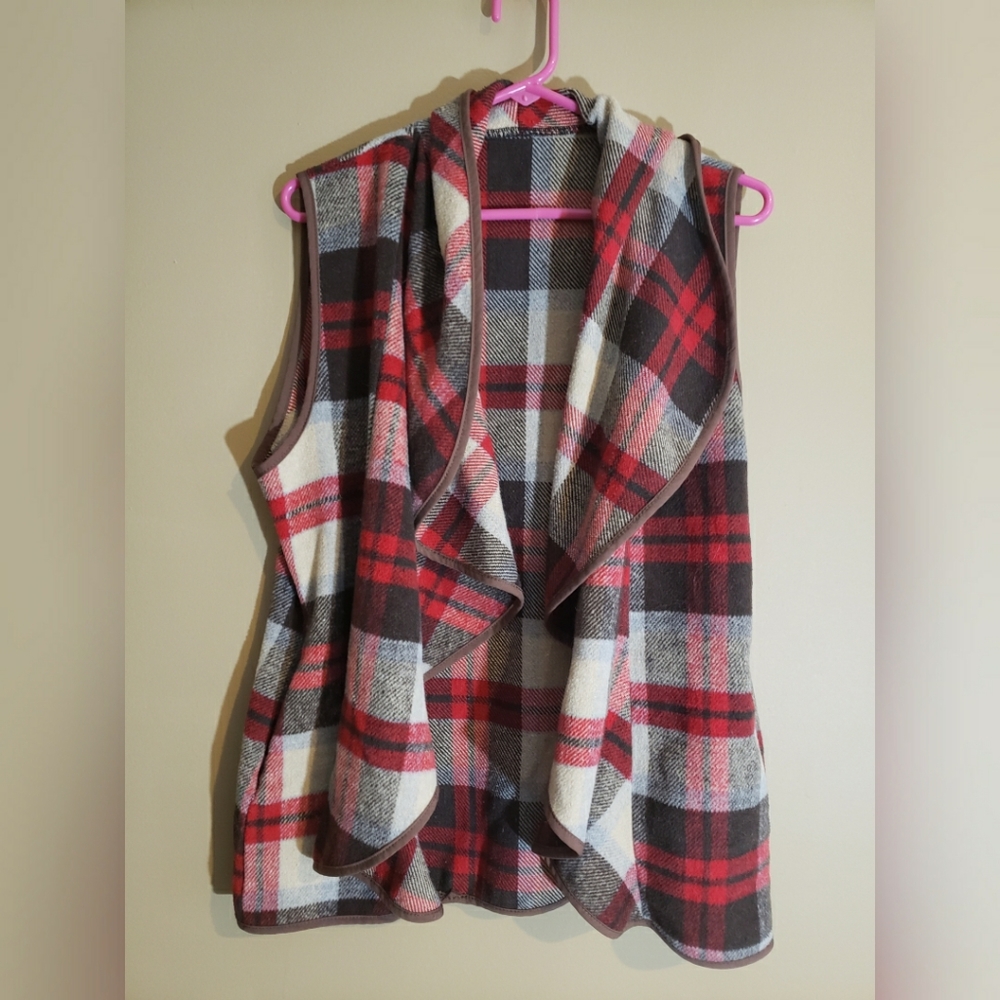 CLOSET CLOSING! Plaid Vest